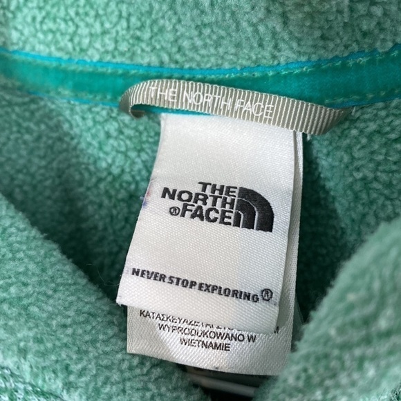 The North Face 2 Button Fleece Shirt - Picture 4 of 7